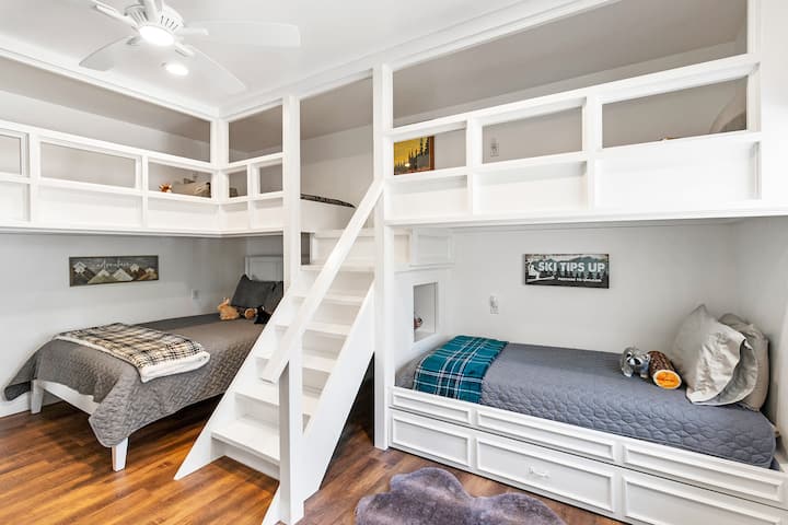 Bedroom 1 image 1