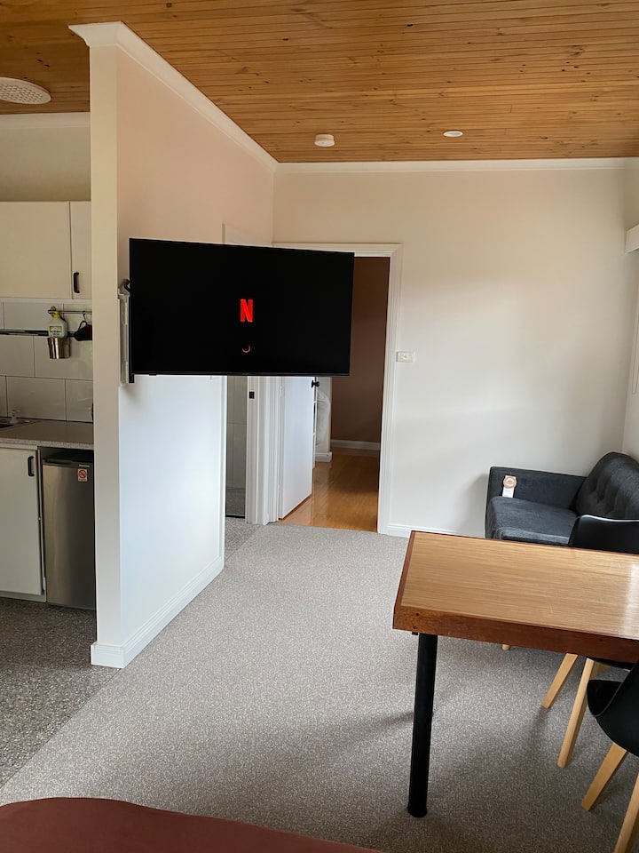 Ocean Grove     Studio Flat - Melbourne