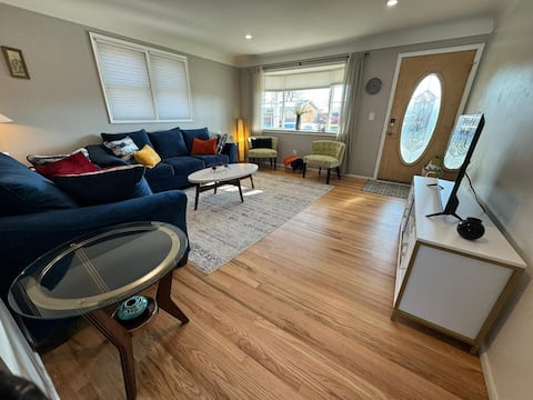Cozy Madison Heights Hideaway