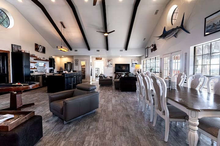 Siesta Shores Lakehouse Escape - Las Palmas, TX