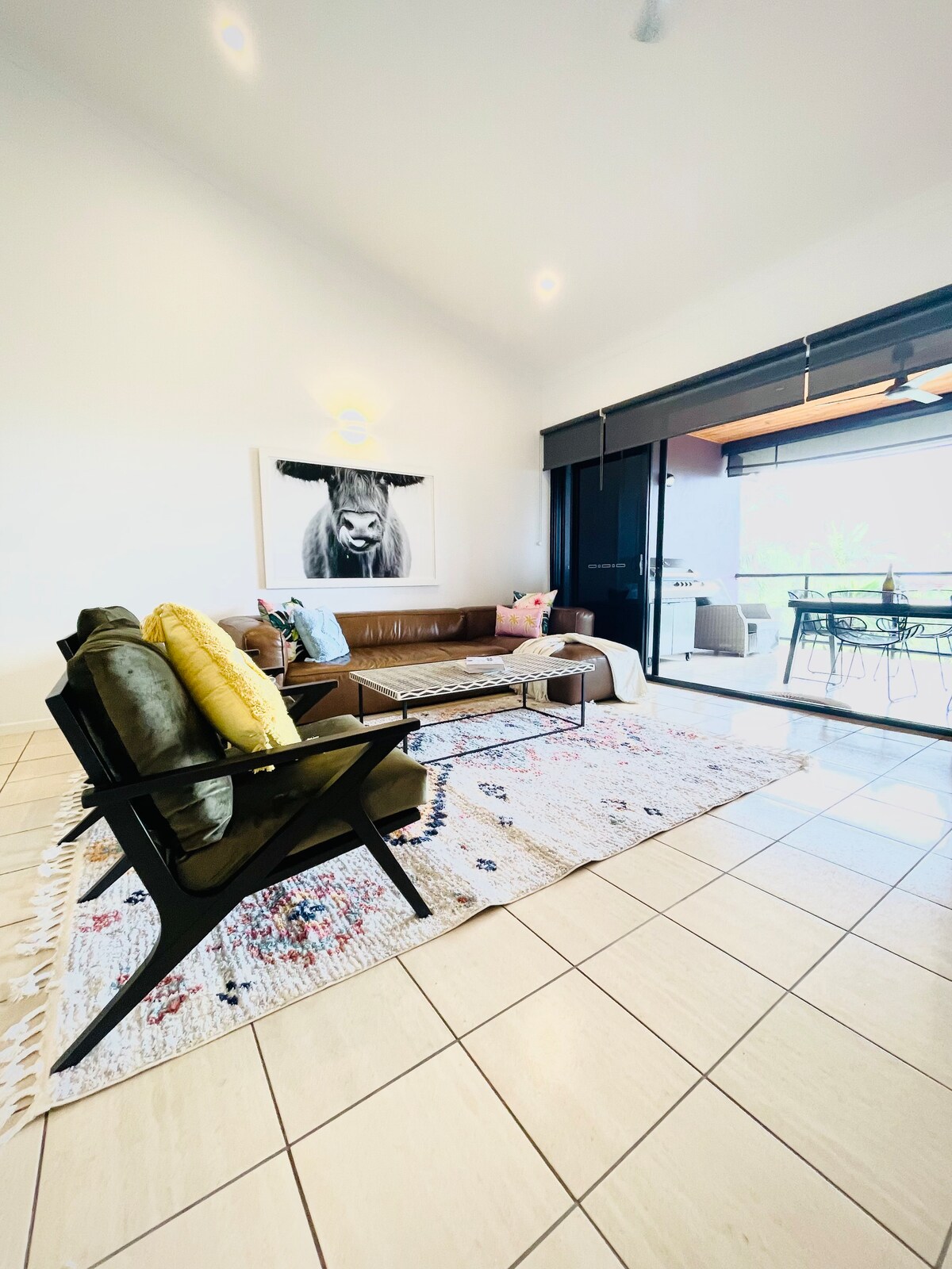 Popular Airbnb listing: Oceanview Island Townhouse +Buggy+Valet+Air bed in Whitsundays