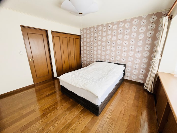 3F Soba s bračnim krevetom.140 * 210. Za 2 osobe.