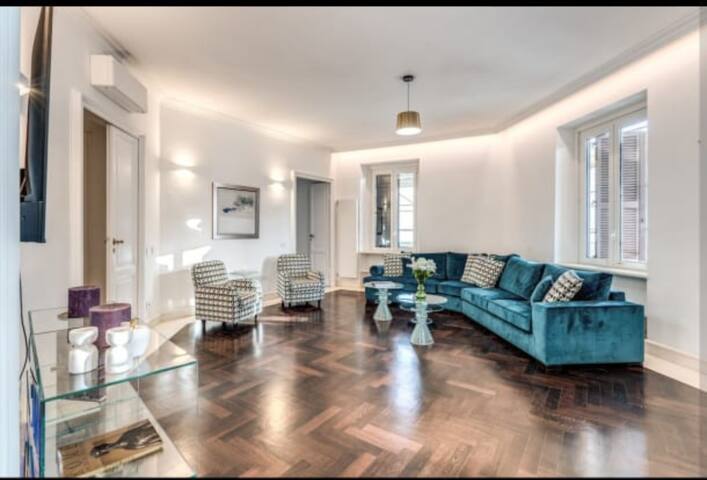 Charming Barberini suite apartment gallery image 4