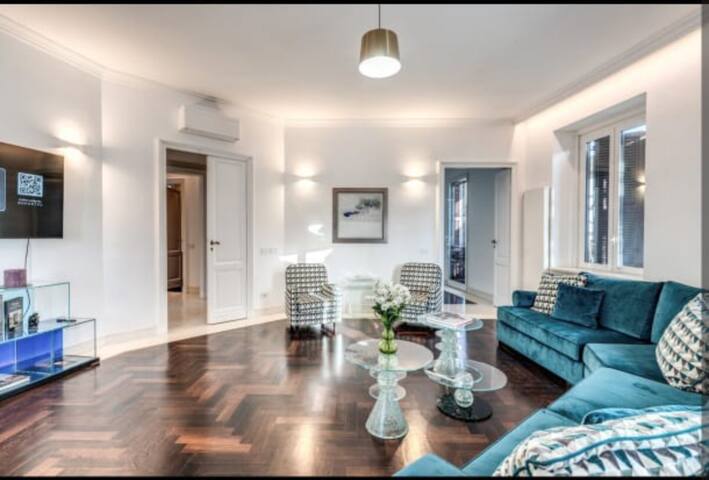 Charming Barberini suite apartment gallery image 2