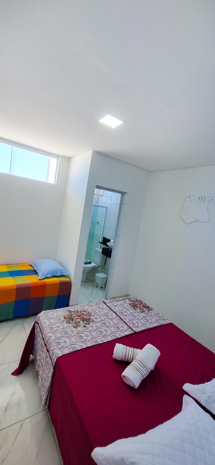 1 krevat dopio dhe 1 krevat tek 