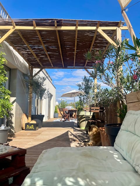 Rooftop with 360° view, 15 min. to Lyon city center, 8 people