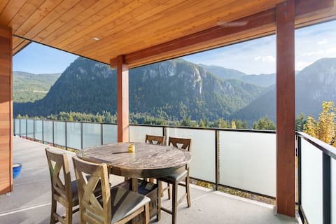 Squamish Retreat With The Best View!