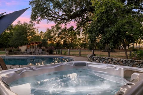 Honey Run K/Suite: Pool-HotTub-Private Lake Escape