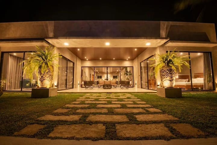 Resthouse At Alfonso