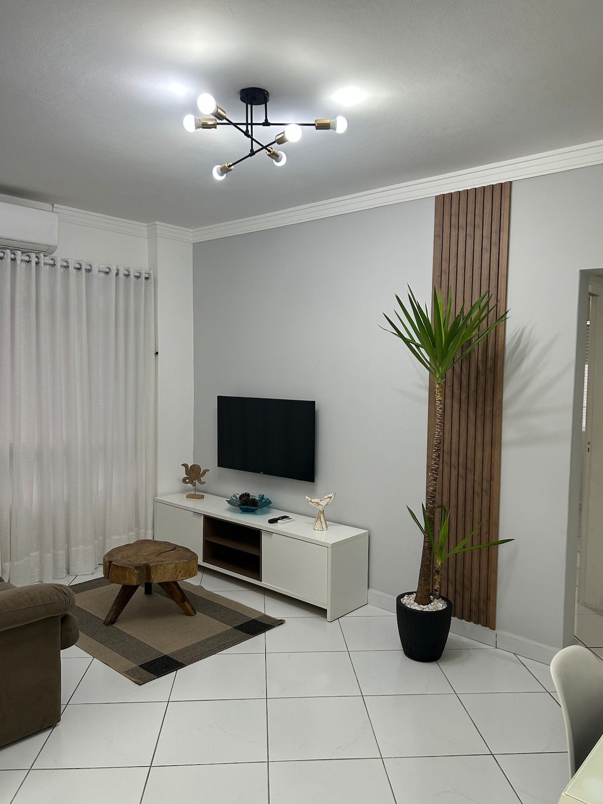 Top Airbnb: Beachfront apartment in Santos on Gonzaga em Santos