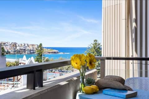 Successful Airbnb property: Modern Beach Ocean View 1 BDR Parking Balcony AC in Bondi Beach