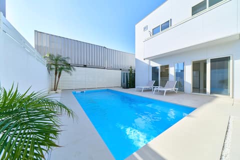 Tokyo Luxury Newly Built Villa | Entire House for Rent | Private Pool & BBQ | Near Disney | Convenie