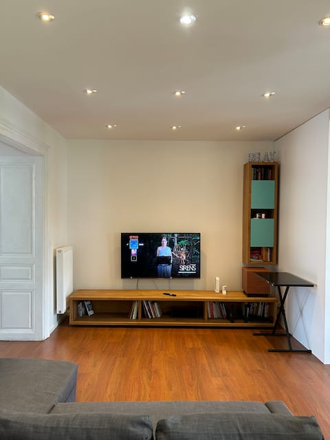 Successful Airbnb property: Andel Riverside perfect for family-no booking fee in Smíchov