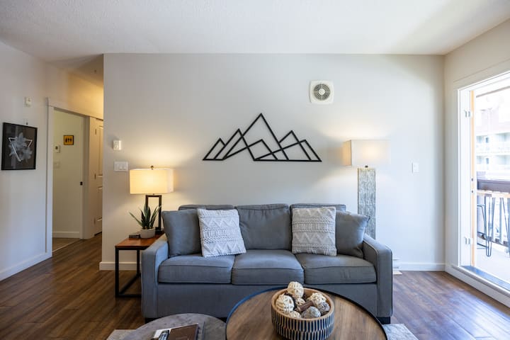 Mountain Escape, Modern Upgrades And Stunning View - Canmore