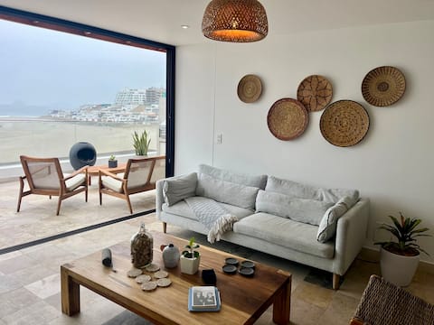 Oceanfront duplex with pool in Punta Hermosa