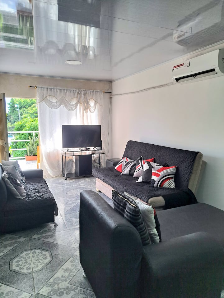 4br Spacious House With Ac & Terrace - Cali