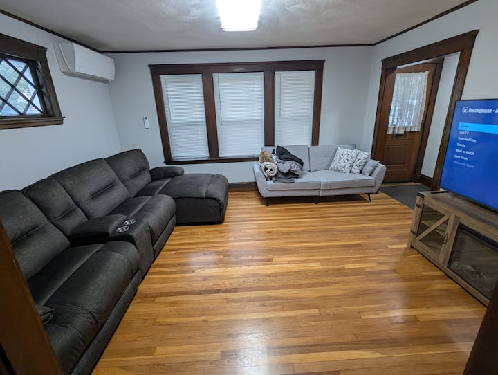 Luxury 2br House By Trains To Downtown - Melrose, MA