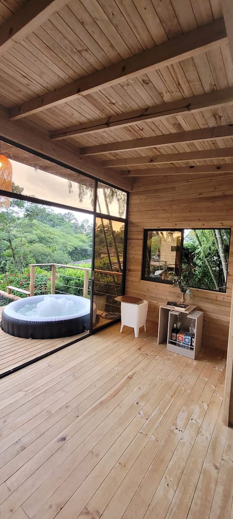 Beautiful cabin 15 minutes away Cali