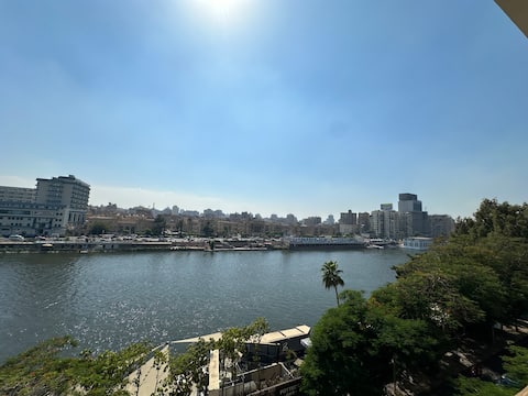 The Magical Nile view / 2 bedroom Zamalek Loft