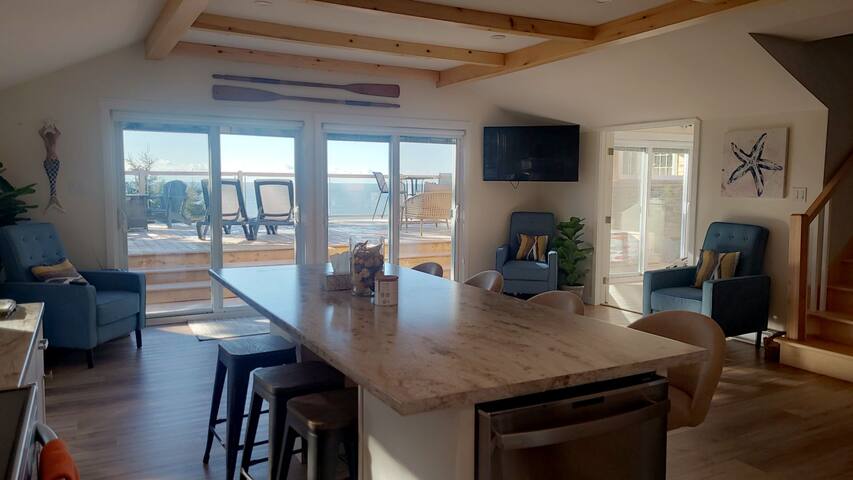 Dennis Beach Fundy Oasis gallery image 2