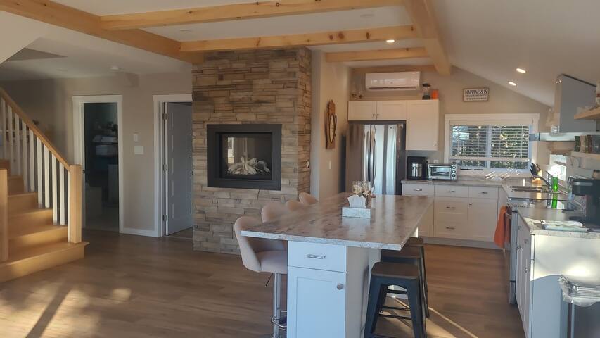 Dennis Beach Fundy Oasis gallery image 4