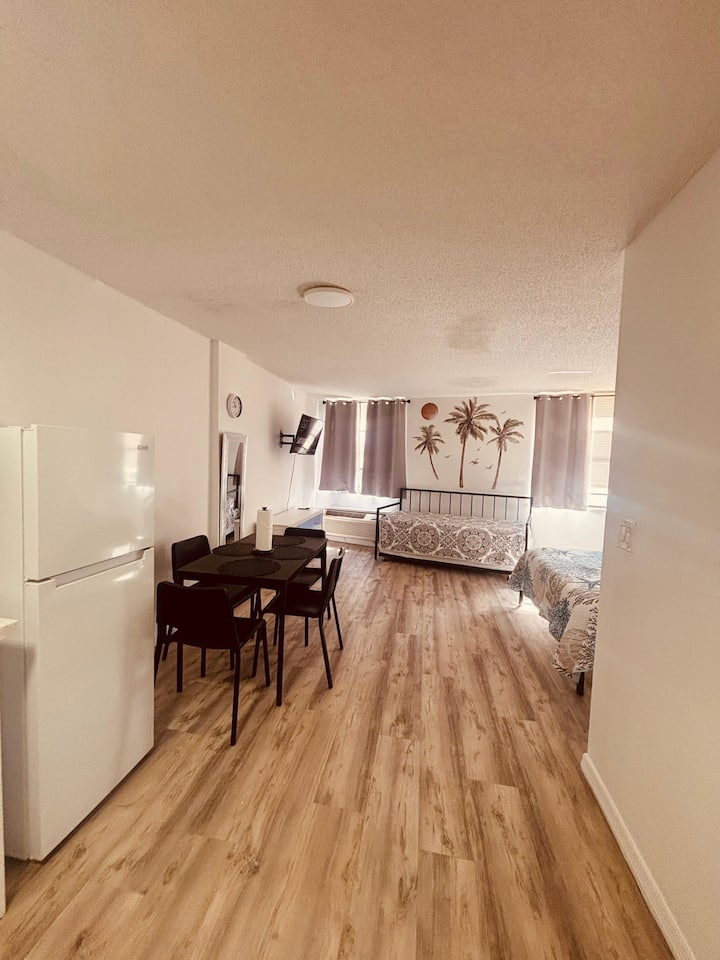 Amazing Studio South Beach - Isle of Normandy, FL