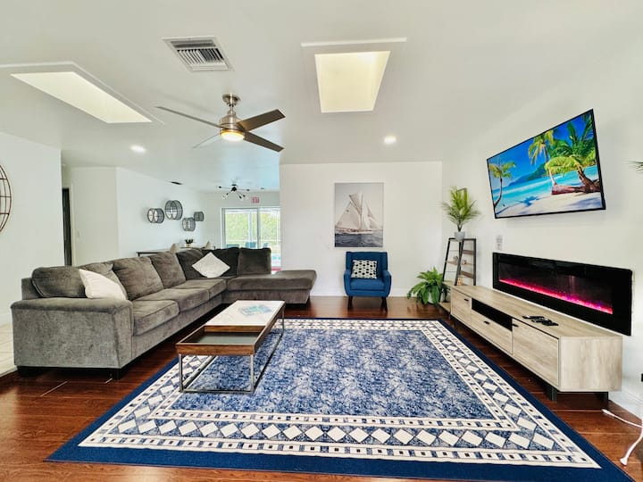 Serenity Spot W/d Pool, Lake, River & Canal View - Sunrise, FL