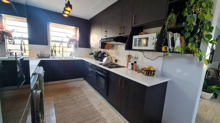 3 Bedroom Beach House Big Bay gallery image 4