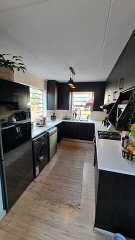 3 Bedroom Beach House Big Bay gallery image 3