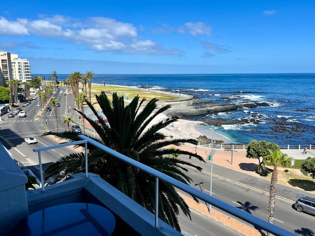 Panoramic sea views from stylish beachfront flat gallery image 2