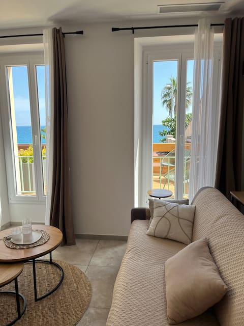 Propriété Airbnb réussie: cros de Cagnes apartment, azure blue stopover à Cagnes Sur Mer