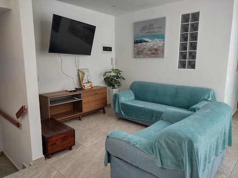 Top performing Airbnb: Beach, Wifi, Pool, 5 Rooms, 5 Bathrooms, 15 People, Events in Cerro Azul