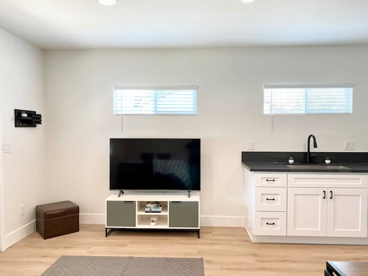 Lb Back House Studio - Seal Beach, CA