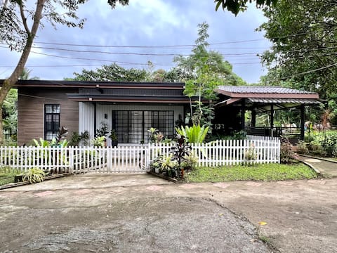 2 BR Vacation Home with Gazebo in Alfonso