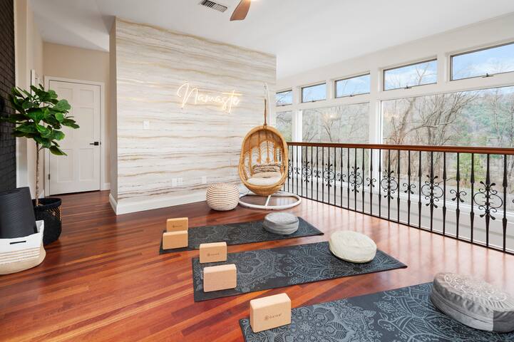 Mntn View, Hot Tub, Arcade, Yoga gallery image 4