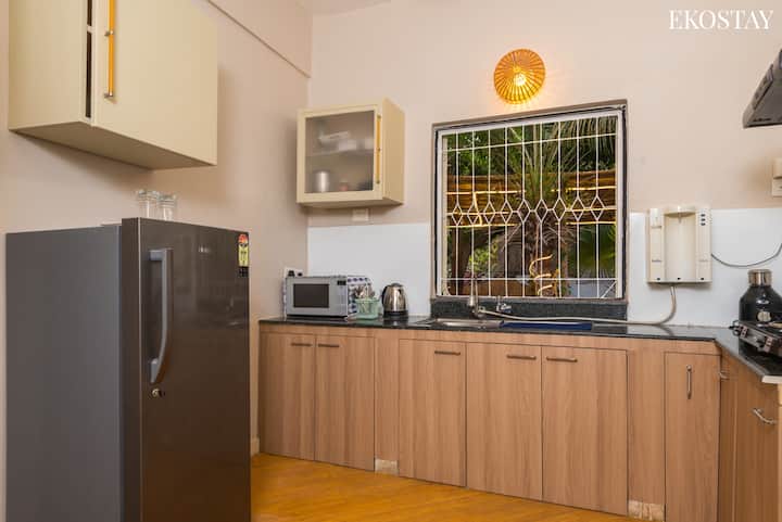 Full kitchen image 1