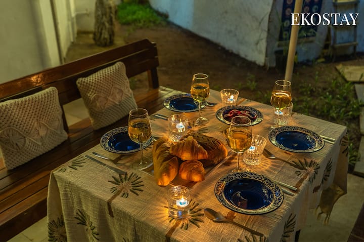 Dining area image 1