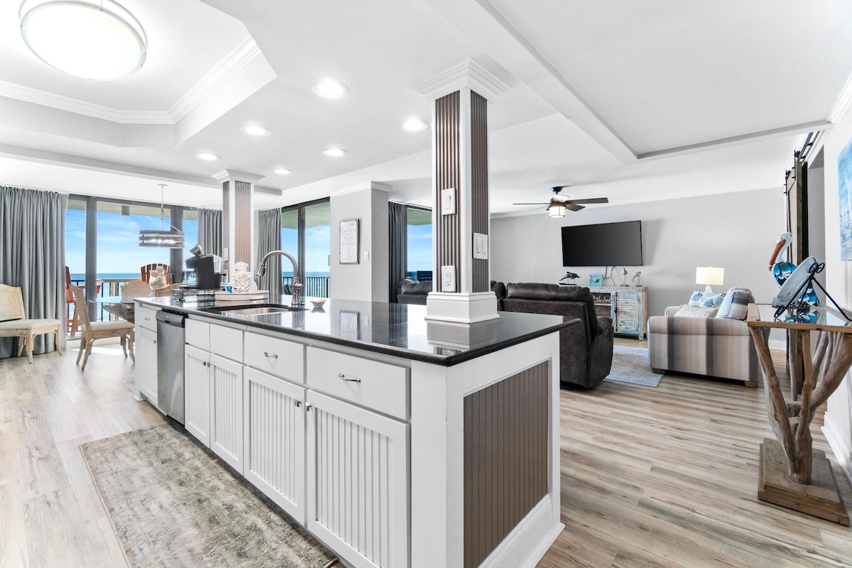Pelican Walk 308 Gulf Front Bliss! Free Chairs! - Condominiums for