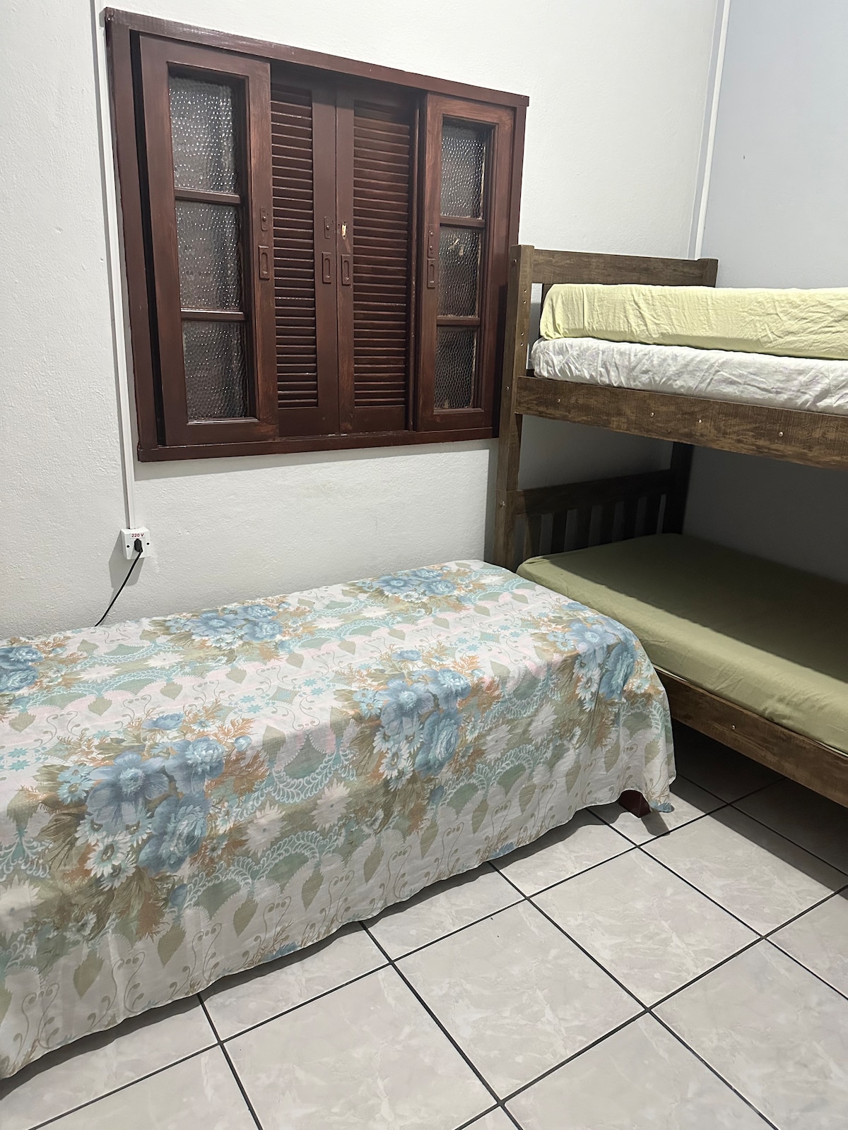 غرفة النوم 1