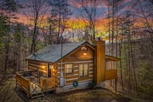 Pet Friendly! Close to Parkway!