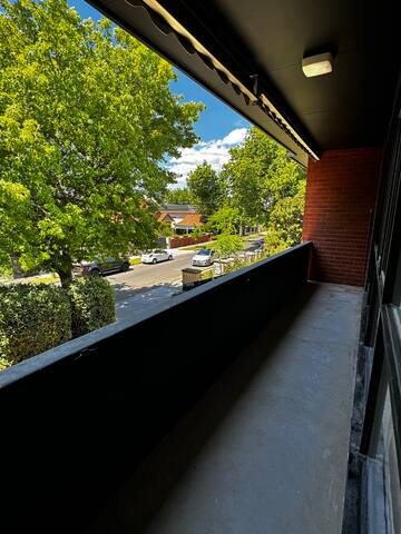 Spacious and bright 4br/ 2 bath East Malvern gallery image 5