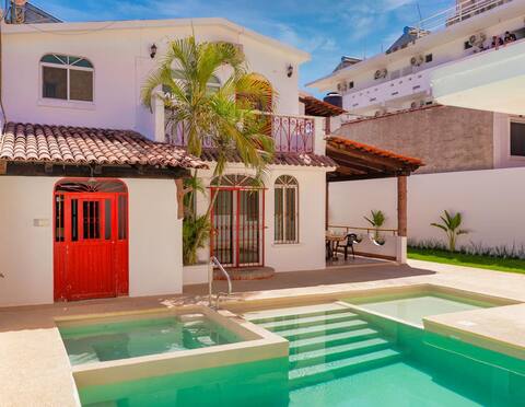 Casa Victoria w/private pool in Guayabitos