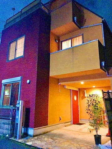 【独栋一户建120㎡】新宿电车3分/JR新大久保站徒步3分/2浴2卫/歌舞伎町徒步10分