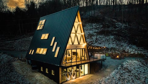Ava A-Frame•Hot Tub•Theater•Hidden Stair•EV Charge