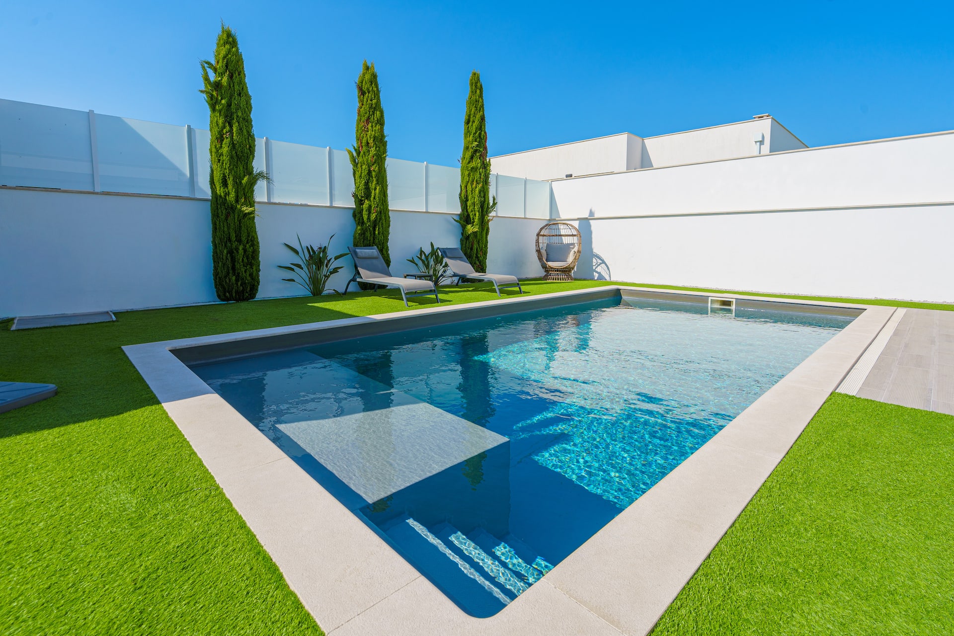 Villa Mauricio — Garden area and pool