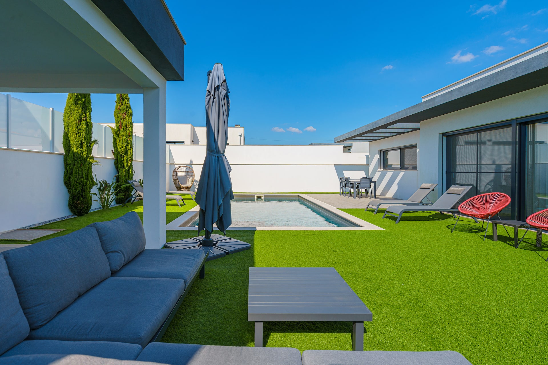 Villa Mauricio — Garden area and pool