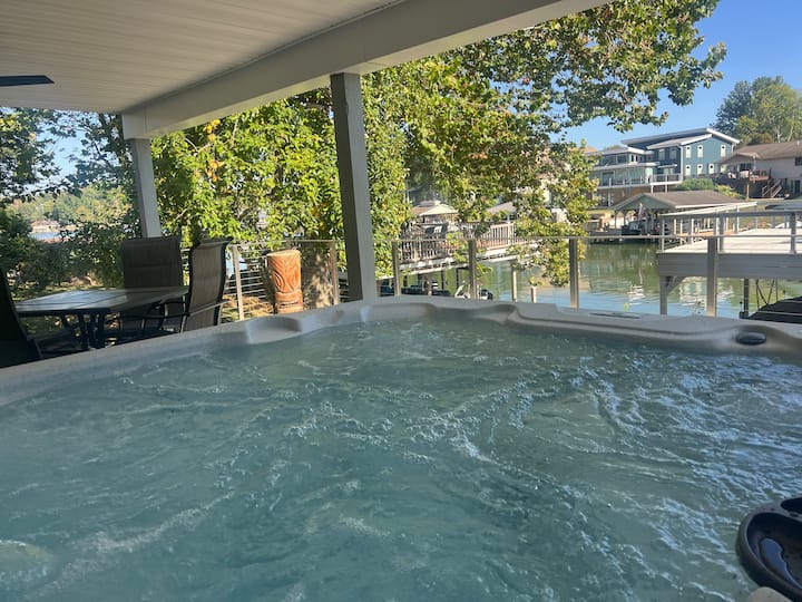Apple Valley Lakefront Retreat w/ Hot Tub