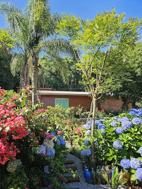Popular Airbnb listing: Grandma's house style in Carlos Barbosa - Serra Gaúcha in Caxias Do Sul