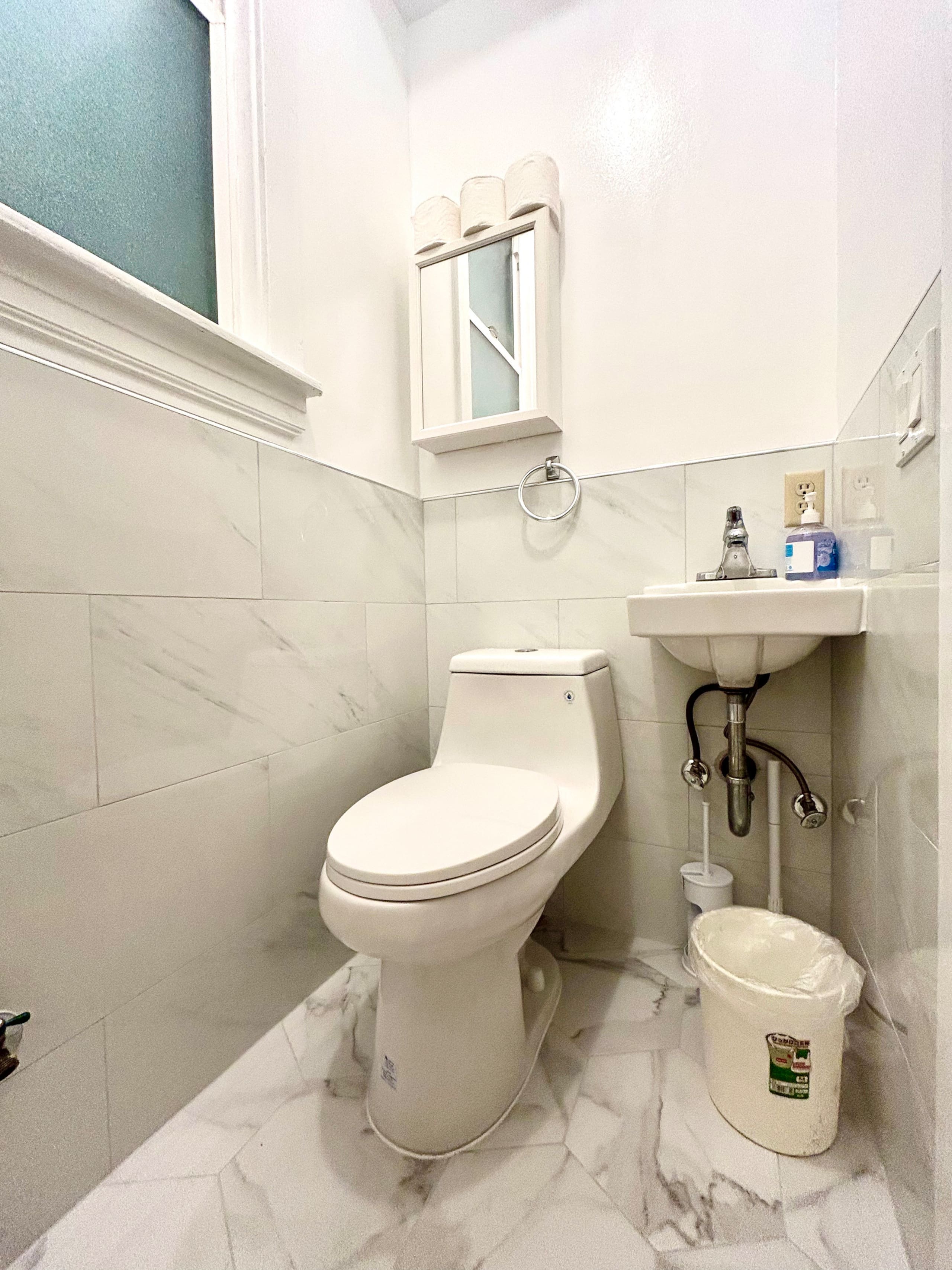 Home in San Francisco · ★4.94 · 3 bedrooms · 5 beds · 1.5 baths - Image 24