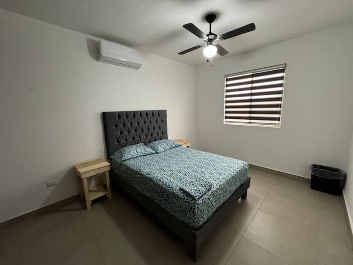 2-საძინებლიანი საწოლი 152 × 203 სმ ზომის საწოლით